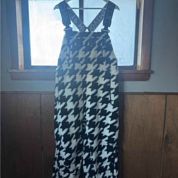 NWOT FP Movement Hit the Slopes Salopette Fleece Overalls Houndstooth Combo - Picture 7 of 11